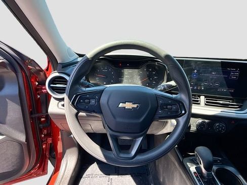 Used 2024 Chevrolet Trax LS w/ LS Convenience Package image 11