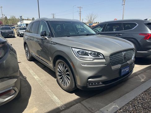 Used 2023 Lincoln Aviator Reserve w/ Equipment Group 201A AWD/4WD image 2