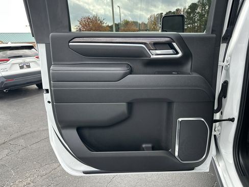 Certified 2025 Chevrolet Silverado 2500 LTZ w/ LTZ Plus Package image 22