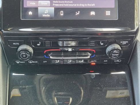 Used 2024 Jeep Grand Cherokee L Laredo RWD image 22