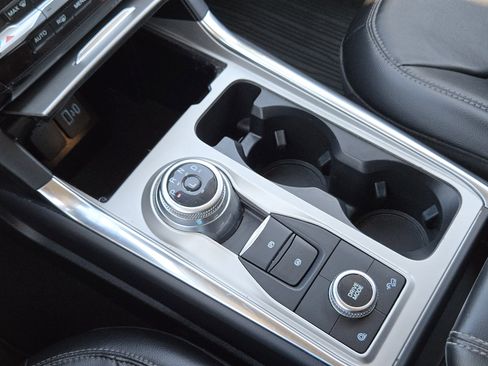 Used 2022 Ford Explorer Limited w/ Equipment Group 301A image 20