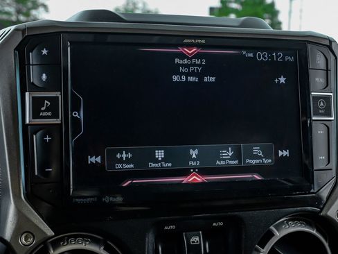 Used 2015 Jeep Wrangler Unlimited Sahara w/ Max Tow Package AWD/4WD image 28