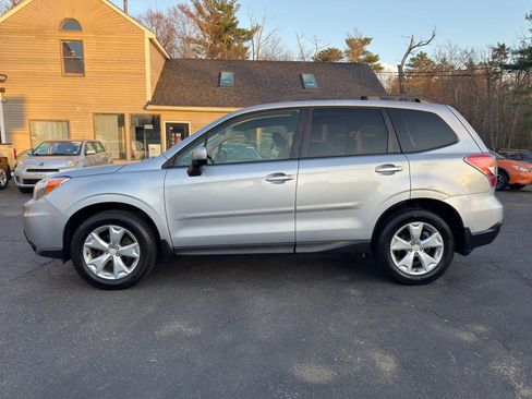 Used 2015 Subaru Forester 2.5i Premium AWD/4WD image 3