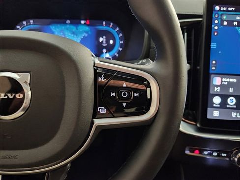 Used 2025 Volvo XC90 B5 Plus image 29