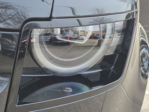 New 2026 Land Rover Defender 110 X-Dynamic SE image 31