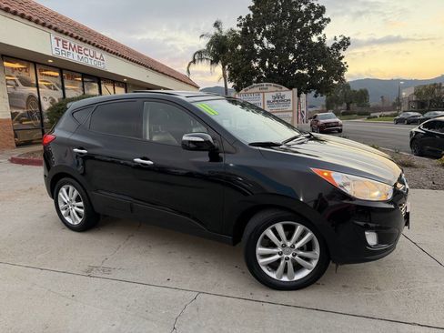 Used 2011 Hyundai Tucson Limited w/ Premium Pkg 3 image 4