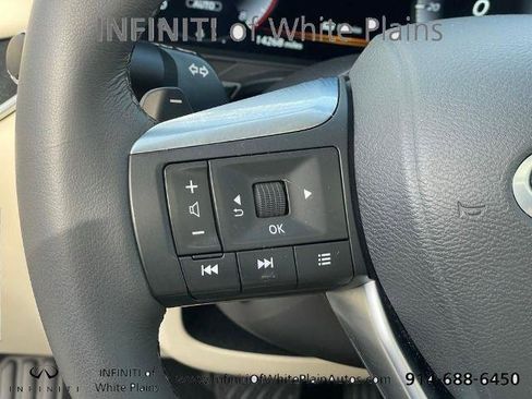 Certified 2025 INFINITI QX60 Luxe w/ Vision Package AWD/4WD image 18