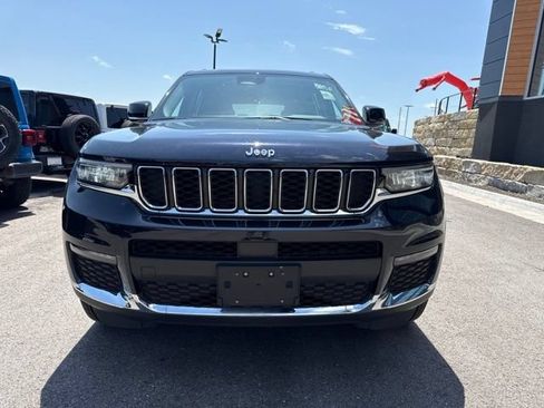 Used 2023 Jeep Grand Cherokee L Limited AWD/4WD image 7