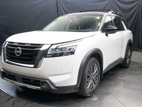 Used 2023 Nissan Pathfinder SL w/ SL Premium Package image 6