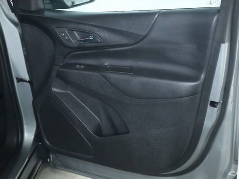 Used 2023 Chevrolet Equinox LT FWD image 33