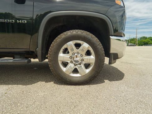 Used 2020 Chevrolet Silverado 2500 LTZ w/ LTZ Premium Package AWD/4WD image 13