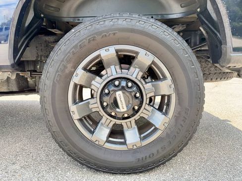 Used 2023 Ford F250 Lariat w/ Sport Appearance Package AWD/4WD image 40