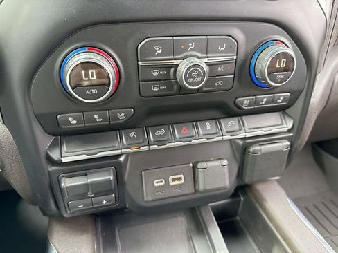 Used 2019 Chevrolet Silverado 1500 LTZ w/ LTZ Convenience Package AWD/4WD image 19