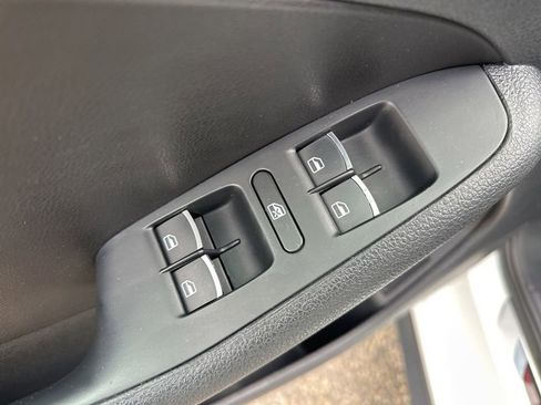 Used 2017 Volkswagen Jetta GLI image 16