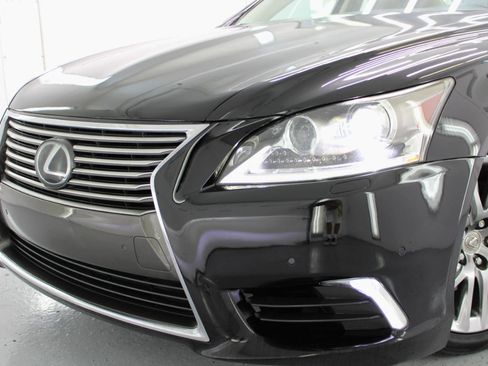 Used 2017 Lexus LS 460 w/ Comfort Package RWD image 21