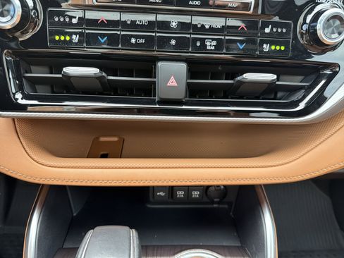 Used 2020 Toyota Highlander Platinum FWD image 83