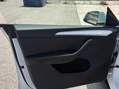 Used 2023 Tesla Model Y Long Range image 10