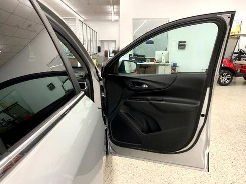 Used 2021 Chevrolet Equinox LT w/ Driver Convenience Package image 29