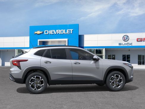 New 2026 Chevrolet Trax LT w/ LT Convenience Package FWD image 28