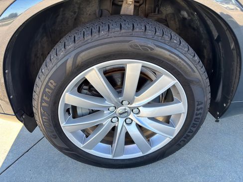 Used 2017 Volvo XC90 T6 Momentum image 11