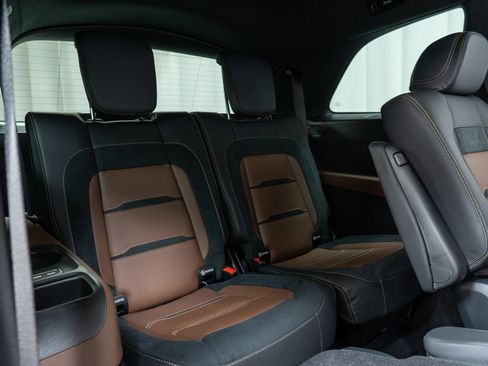 New 2026 Mercedes-Benz GLS 63 AMG 4MATIC image 27