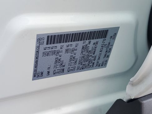 Used 2025 Nissan Rogue SV image 25