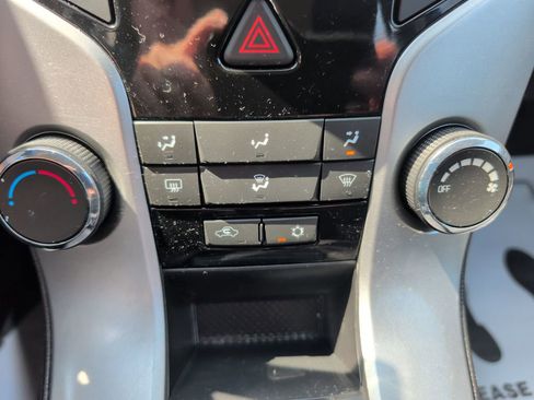 Used 2016 Chevrolet Cruze LT FWD image 14