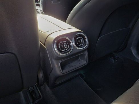 Used 2024 Mercedes-Benz GLC 300 w/ Winter Package image 28