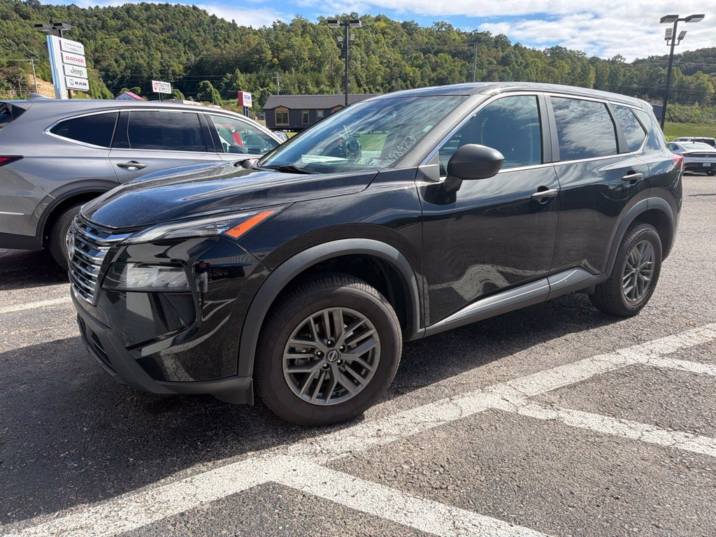 Used 2024 Nissan Rogue S FWD image 1