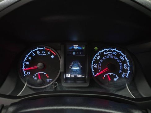 Used 2022 Toyota Tacoma SR AWD/4WD image 24