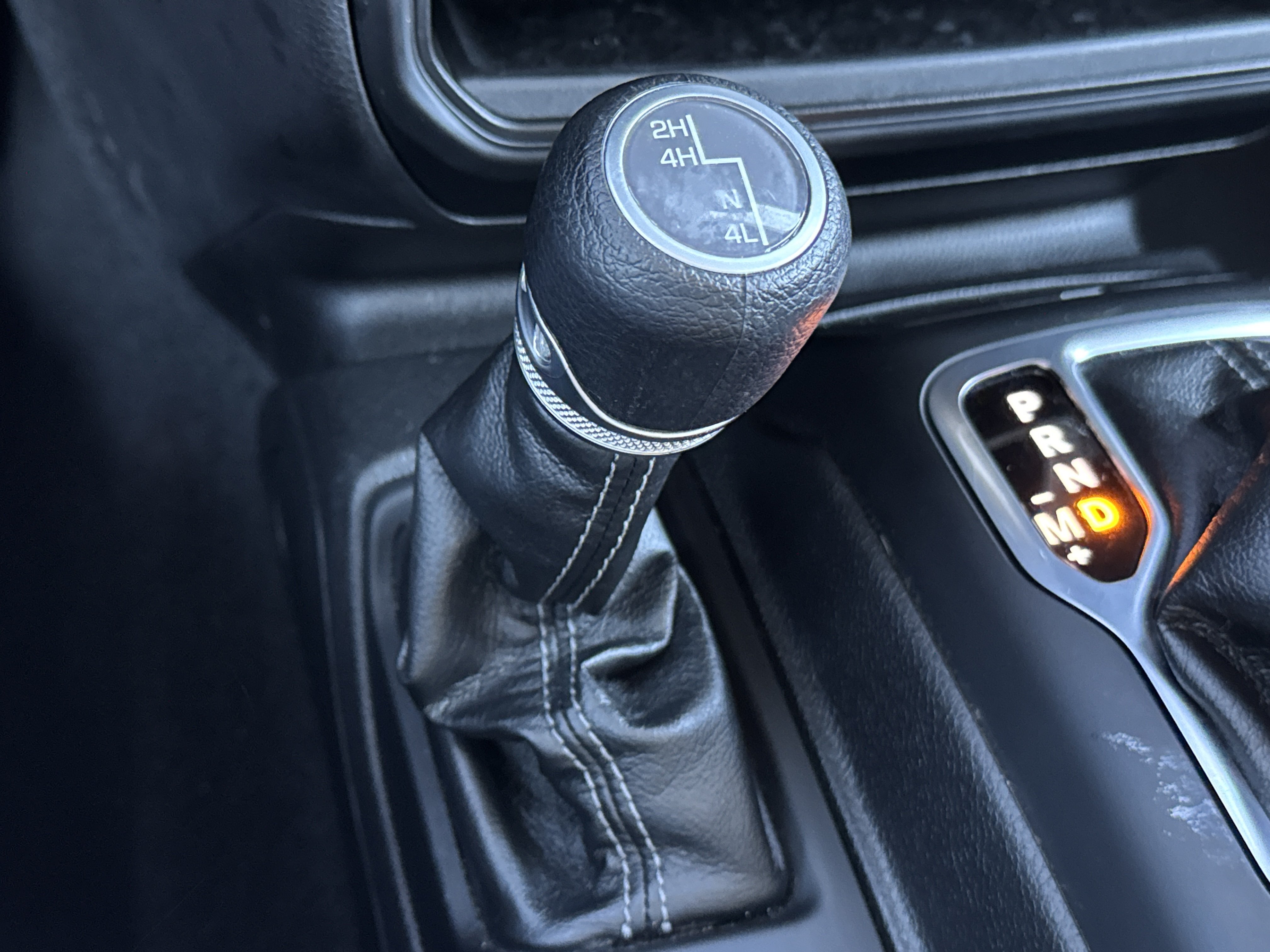 Used 2025 Jeep Wrangler Unlimited Sahara AWD/4WD image 29