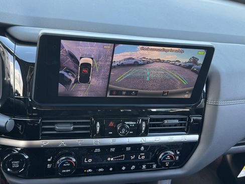 New 2026 Nissan Pathfinder Platinum AWD/4WD image 10