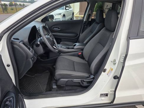 Used 2022 Honda HR-V EX image 11