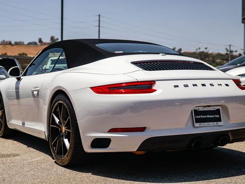 Used 2019 Porsche 911 Carrera 4 AWD/4WD image 6