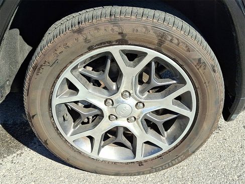 Used 2021 Jeep Grand Cherokee Overland image 11