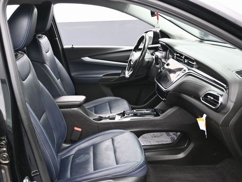 Used 2023 Chevrolet Bolt EUV LT w/ Convenience Package image 34