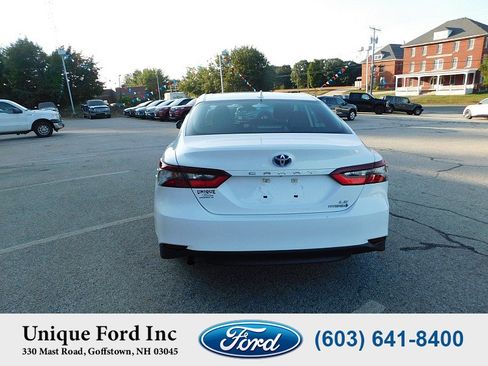 Used 2021 Toyota Camry LE image 7