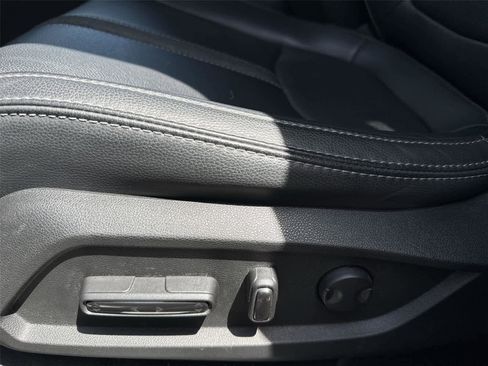Used 2024 Honda Pilot Touring image 14