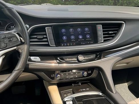 Used 2023 Buick Enclave Essence w/ Experience Buick Package FWD image 9