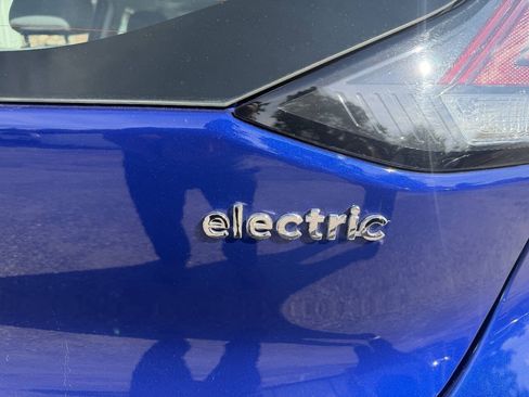 Used 2020 Hyundai Ioniq SE FWD image 16
