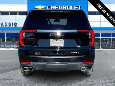 Used 2025 GMC Yukon AT4 w/ Premium Trailering Package image 6