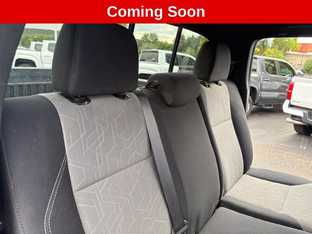 Used 2021 Toyota Tacoma TRD Off-Road w/ Technology Package AWD/4WD image 14