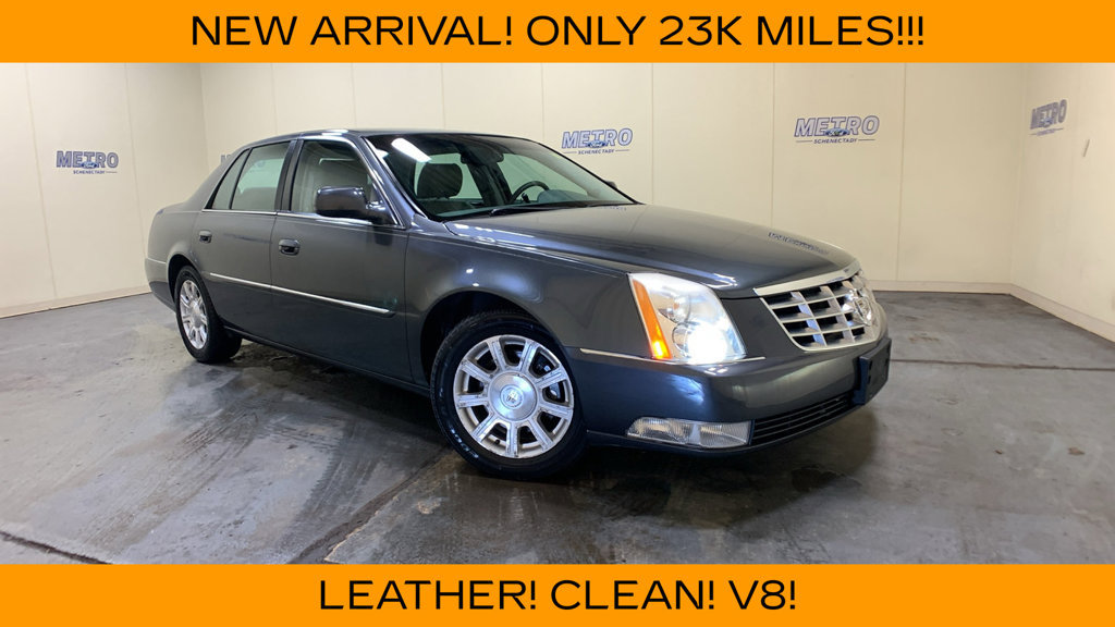 Used 2011 Cadillac DTS FWD image 1