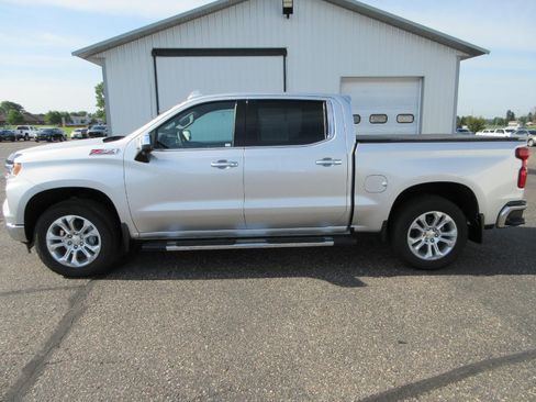 Certified 2022 Chevrolet Silverado 1500 LTZ w/ LTZ Premium Package AWD/4WD image 8