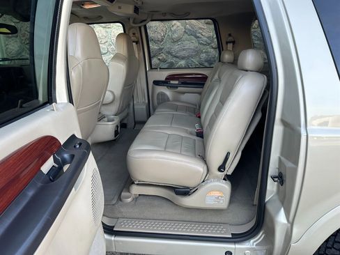 Used 2005 Ford Excursion Limited image 26