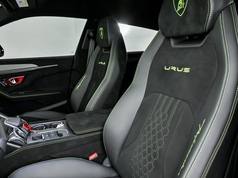 Used 2024 Lamborghini Urus Performante AWD/4WD image 20