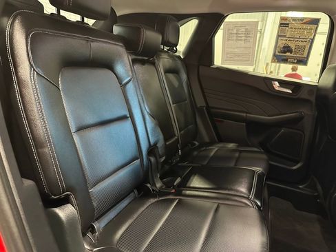 Used 2022 Ford Escape SEL w/ Technology Package image 32