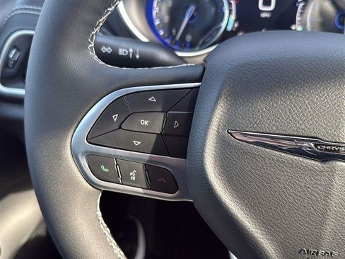 New 2026 Chrysler Pacifica Select image 16