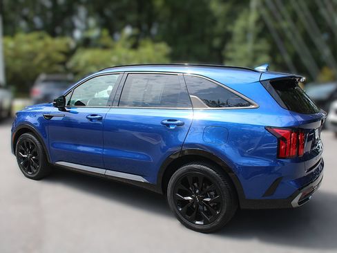 Certified 2022 Kia Sorento SX FWD image 6