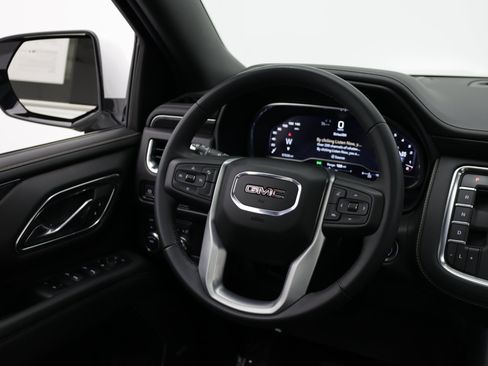 Used 2023 GMC Yukon XL SLT AWD/4WD image 42